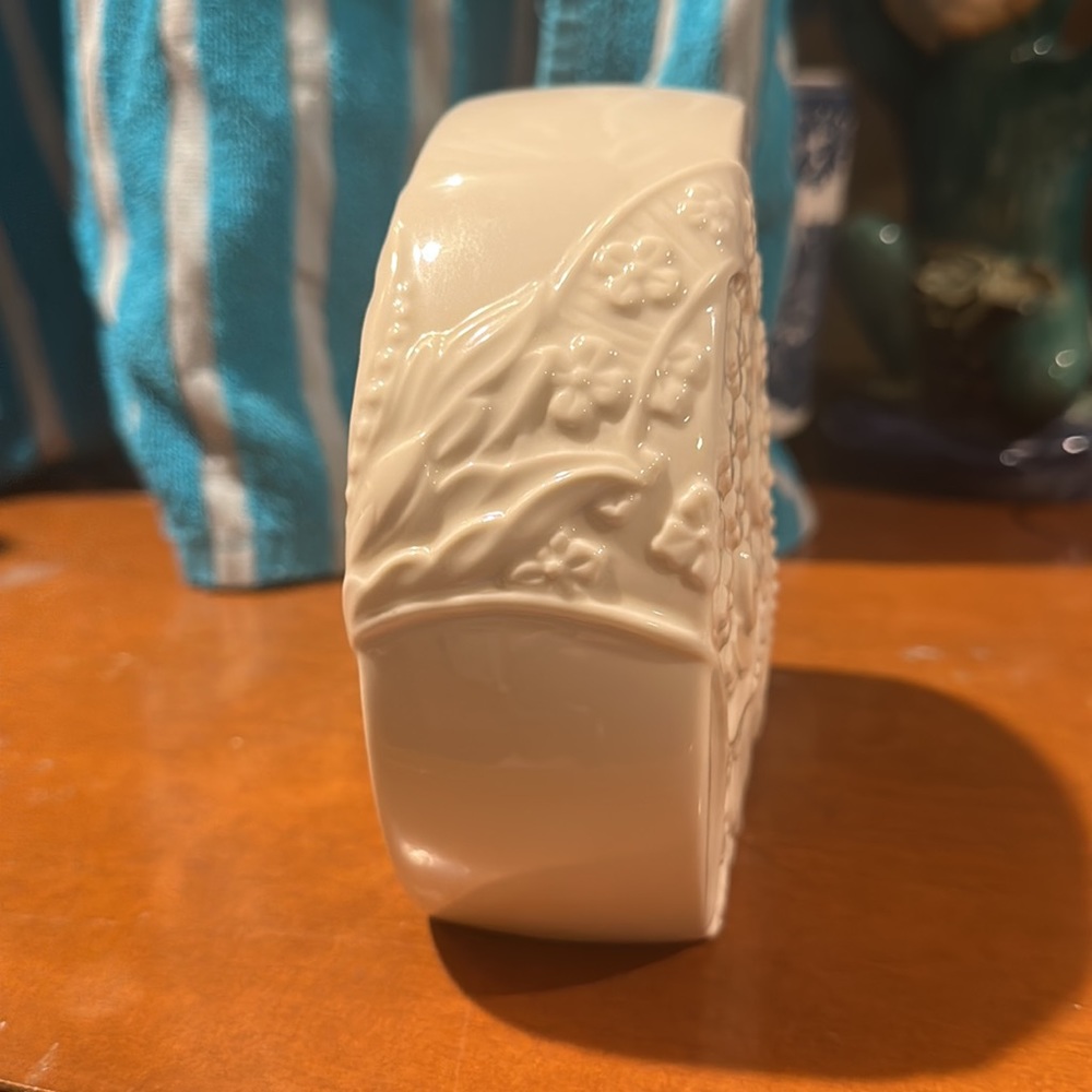 Porcelain Lennox clock - Picture 4 of 5